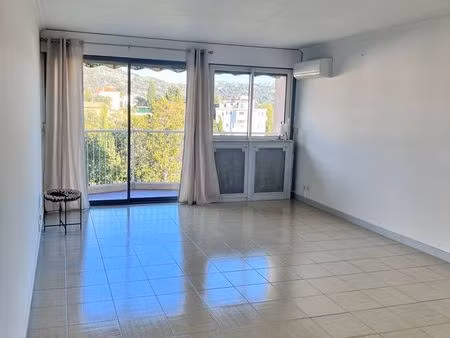 résidence sénior: location 2 pièces 60m²