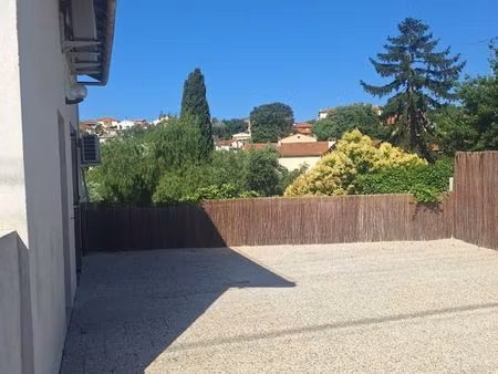 4 pieces location vide 100m2