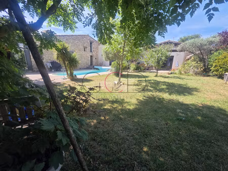 aix-en-provence puyricard : maison de charme de 246 m2 ave