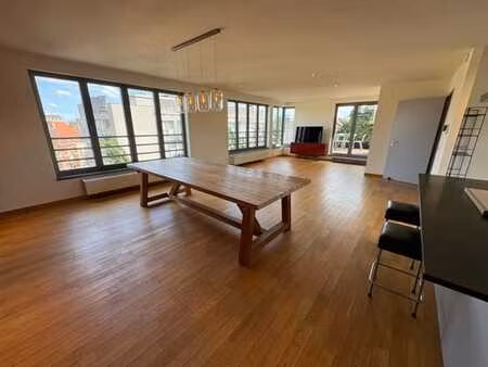 magnifique appart 120m2 + terrasse 18m2 + cave + parking
