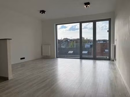 appartement 2 ch. avec terrasse à schaerbeek (josaphat)