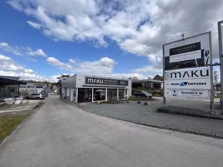 bureaux modernes (14-106 m²) à louer au n9 à melle