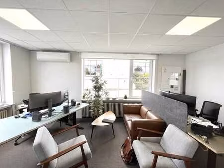 bureaux modernes (14-106 m²) à louer au n9 à melle