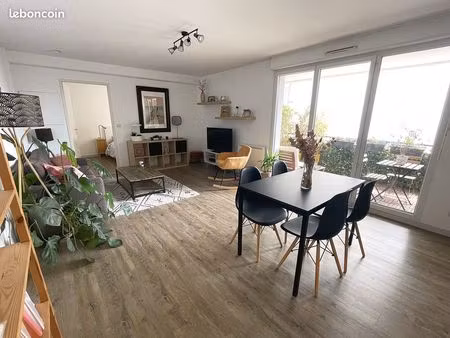 t2 avec loggia au coeur de la bastide