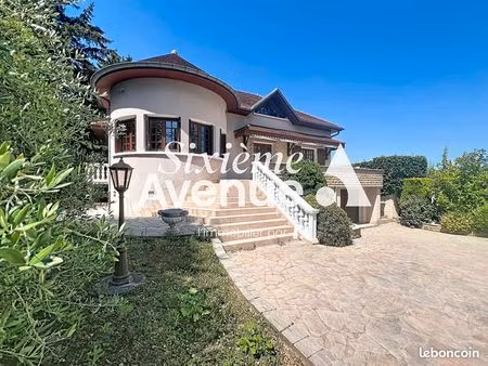 maison 7 pièces 136 m²