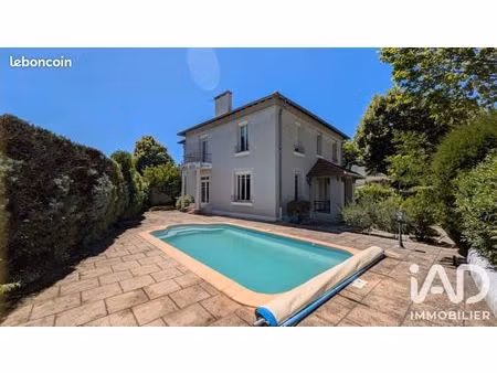 propriété 7 pièces 163 m²