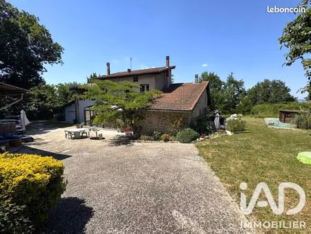 propriété 9 pièces 226 m²