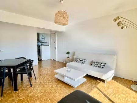 chambre 1 pièce 9 m²