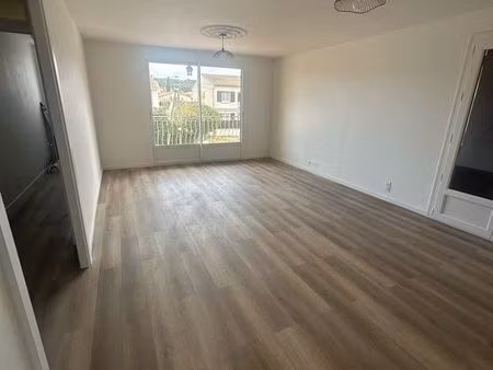 à louer – haut de villa t4 de 100 m² avec jardin  terrasse et parking – gardanne