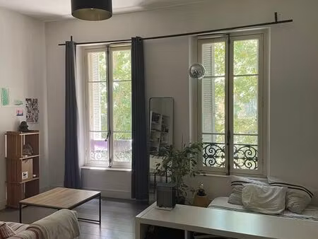 studio meublé lumineux coeur république & joliette