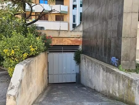 garage boxe fermé