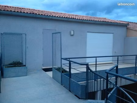 vedene t3  2 chambres  avec balcon et place de parking - 750 eur