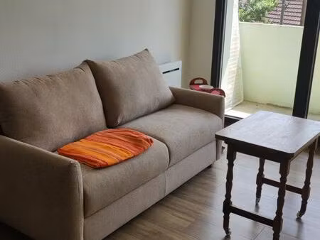 studio meuble avec place de parking