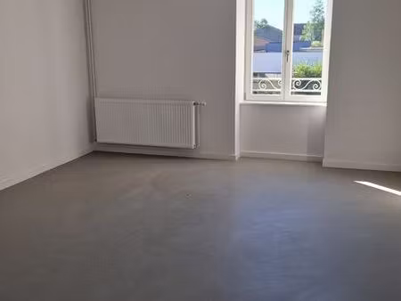 bel appartement entièrement rénové à louer