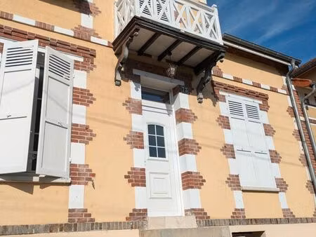 maison centre sens   accès à pied gare