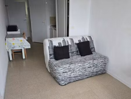 studio meublé réservé pour étudiant