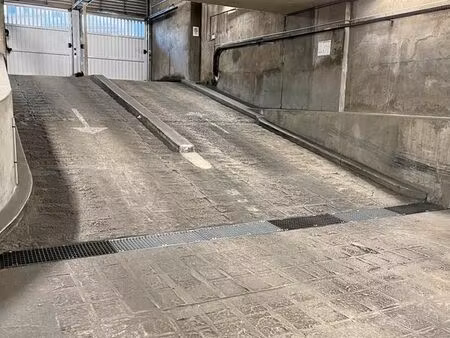 à louer : parking les cordeliers - centre-ville de poitiers
