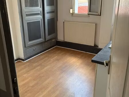 studio devant la gare