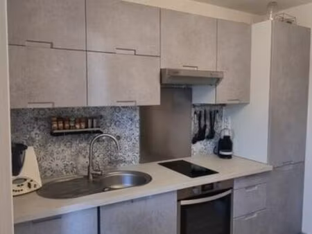 vend studio 20 m2 véranda 6 m2 jardin 10m2