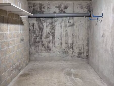 garage fermé 14 m2 dans résidence récente-sécurisée