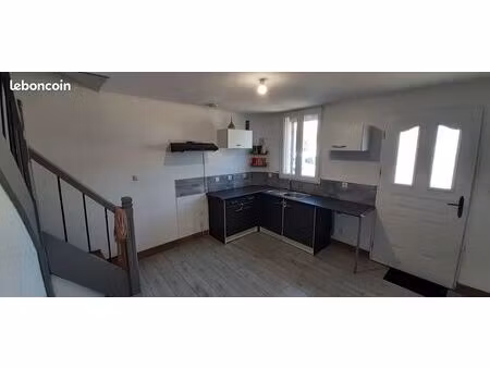 petite maison endroit tranquil