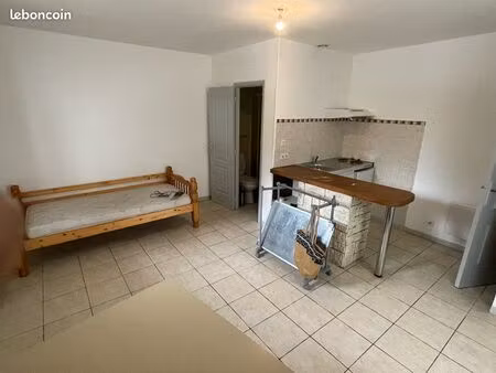 studio dans maison de ville mermoz