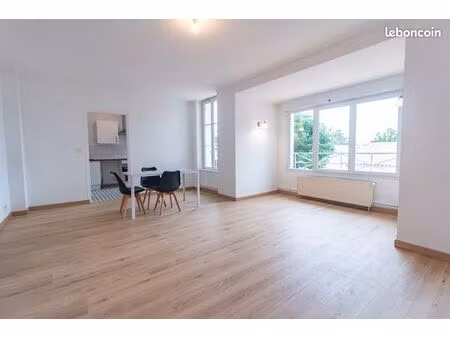 appartement t5/f5 rénové de 115 m² – 4 chambres – parking – poitiers sud