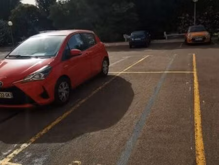 place parking roseraie