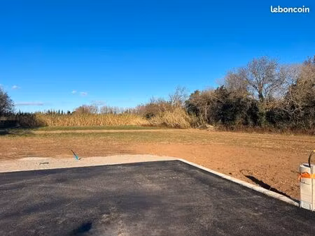 terrain 900 m² arles