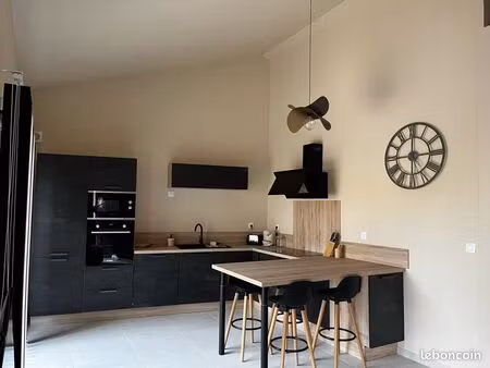 à découvrir au cœur de mollégès – maison chaleureuse avec terrasse et spa