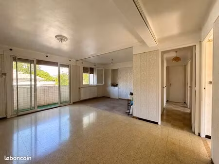 appartement t4 au vallon des auffes avec balcon et parking
