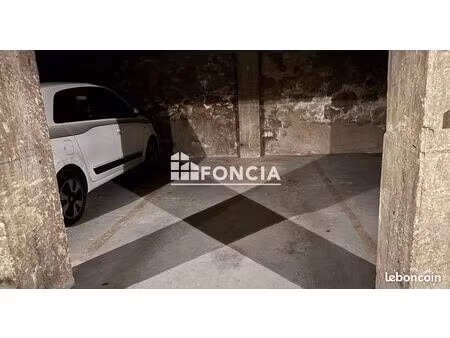 parking 19 rue borromée