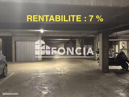 14 places de parkings. renta 7%