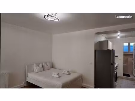 appartement meublé - 30.5 m2 - paris 14e rue d'alésia - dispo asap