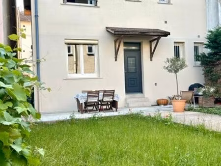 a vendre lyon 8 – belle maison de ville entièrement rénovée avec jardin  au calme