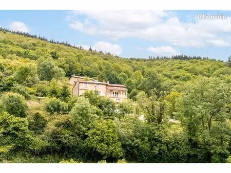 maison 5 pièces 180 m²