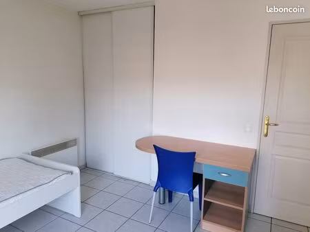 studio à bron de 22 4 m² meublé