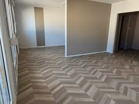 à louer - appartement t4 - 93 m2- luxeuil-les-bains - 700 /mois (charges comprises)
