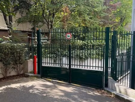 garage box de stationnement