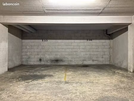 parking/box 16 m² paris