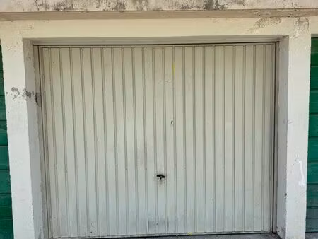 garage box très bien situé