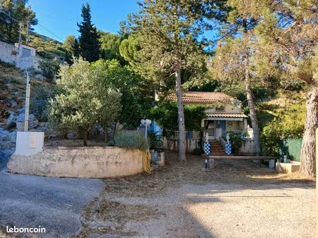 villa t4+1800m2  sur allauch  secteur isolé