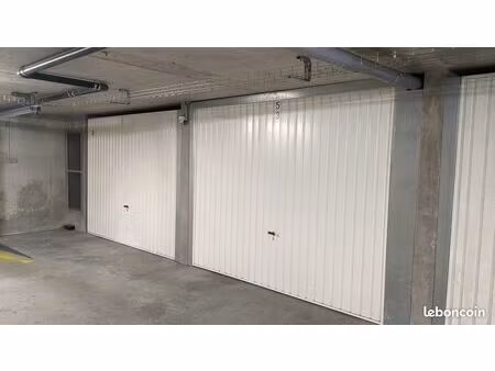 double garage fermé à vendre (30 m²)
