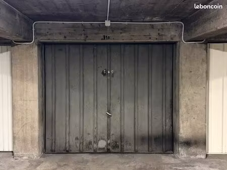 box fermé lyon 7ème - résidence sécurisée