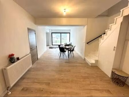 maison familiale rénovée  économe en énergie  avec jardin