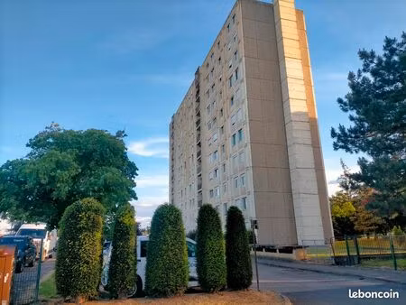 vends t4 loué avec 3 chambres sur corbas
