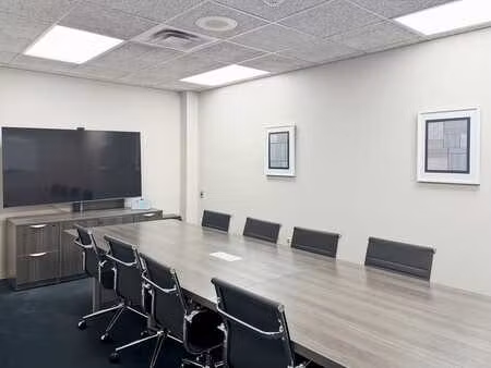 espace de bureau clé en main pour 20 à hq humaniteitslaan