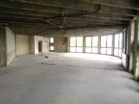 bureaux non aménager à louer à seraing