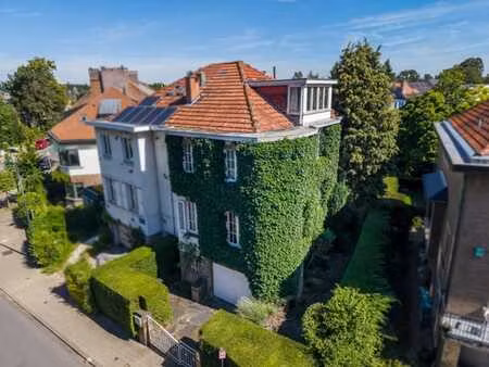 superbe maison 3 facades a renover