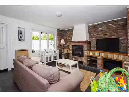 sous option - maison 2 chambres bien située avec jardin!